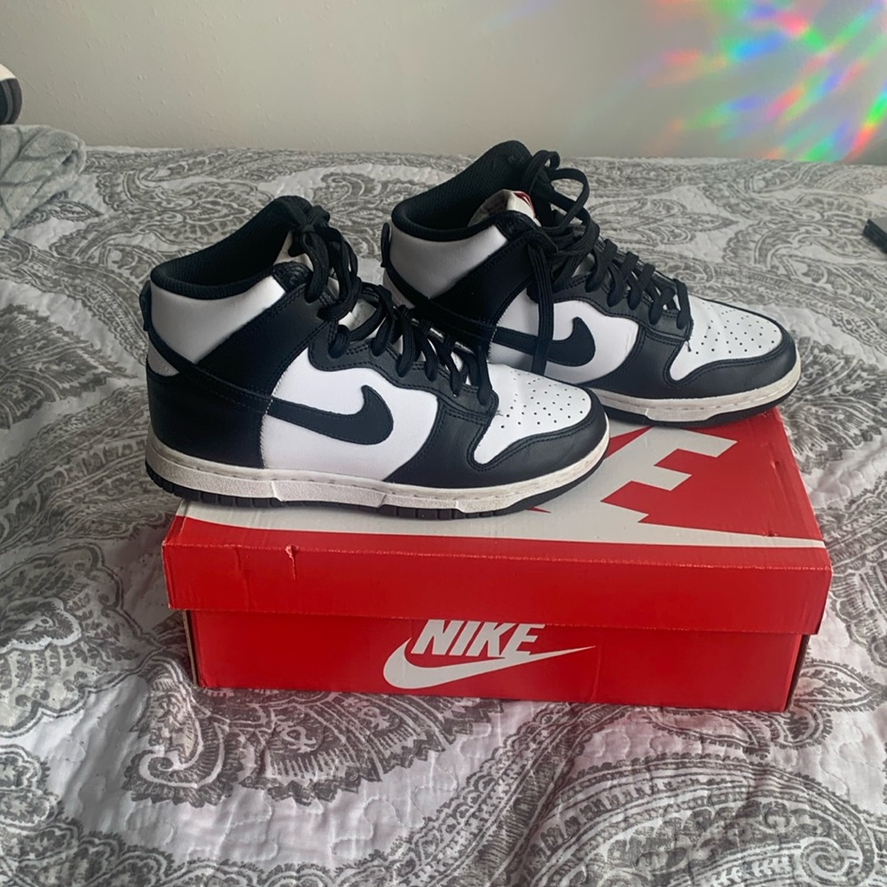 Women’s Nike Dunk High 
Black and White